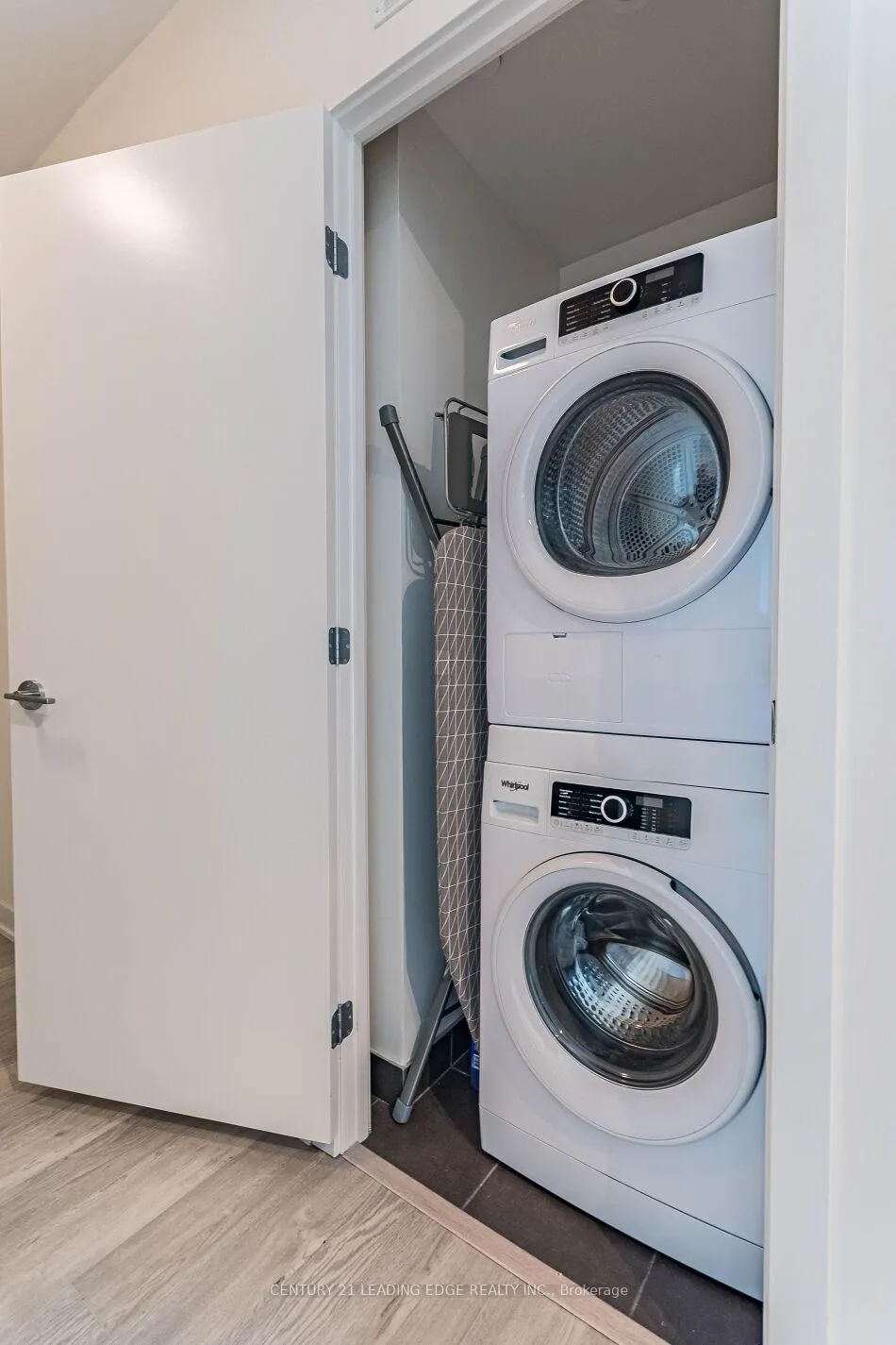 Photo 36 of Unit 402, 212 King William Street, Hamilton, Beasley — HOMEH