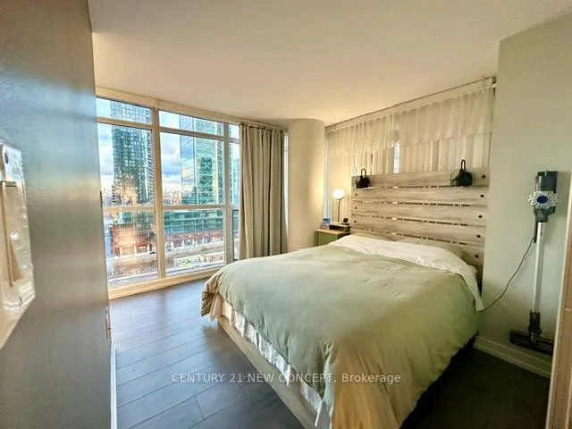 Photo 5 of Unit 1807, 8 Telegram Mews, Toronto, Waterfront Communities — HOMEH