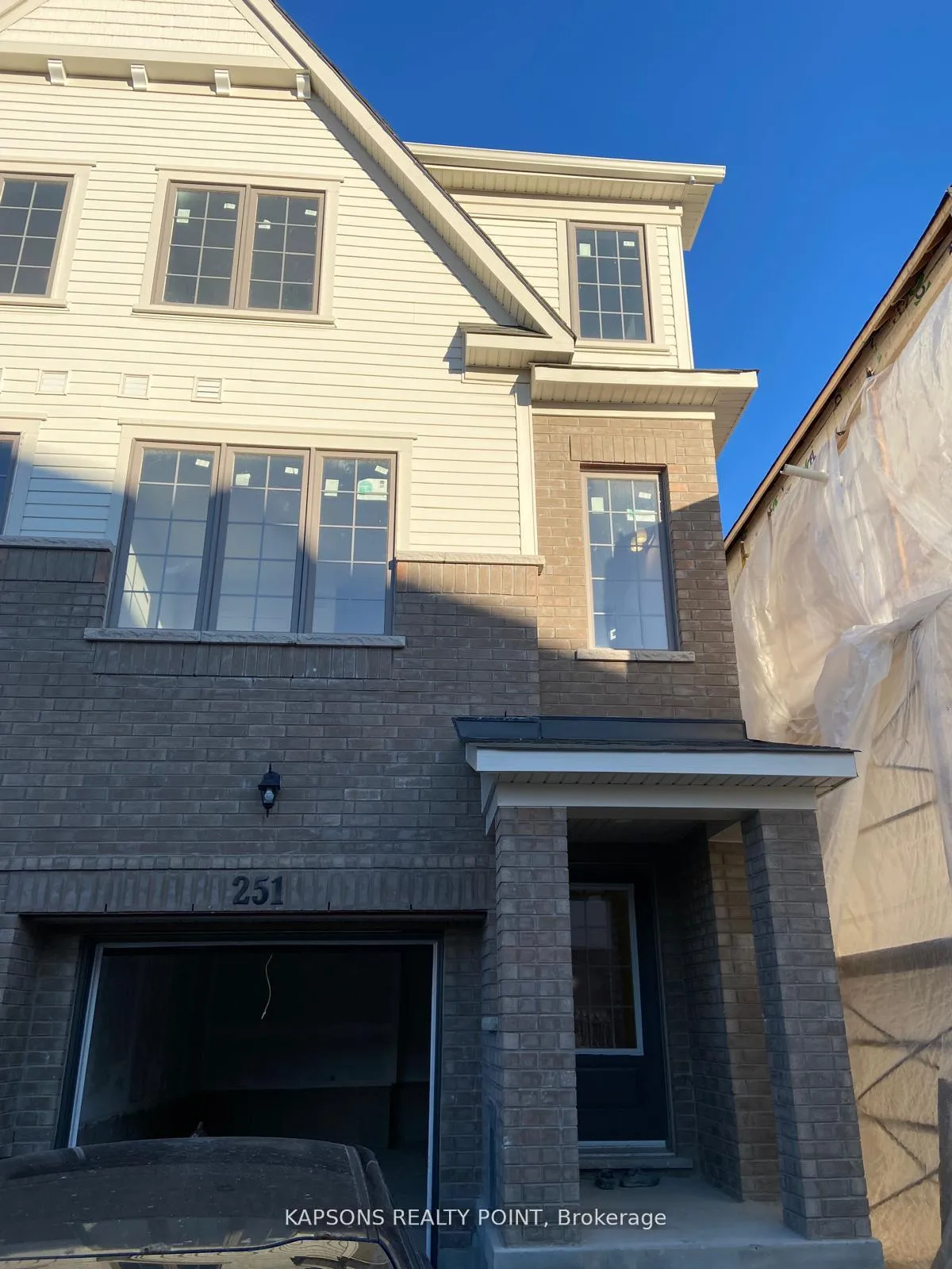 Photo 1 of Unit 23, 251 Danzatore Path, Oshawa, Windfields — HOMEH