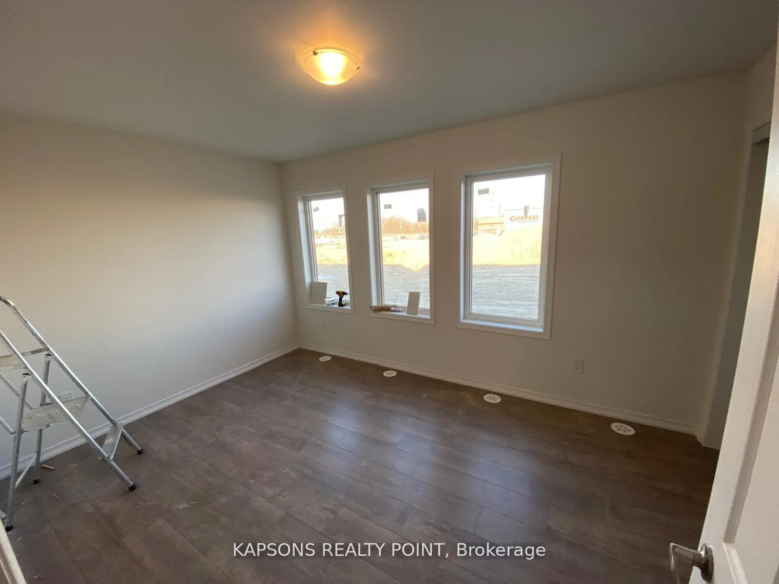 Photo 8 of Unit 23, 251 Danzatore Path, Oshawa, Windfields — HOMEH