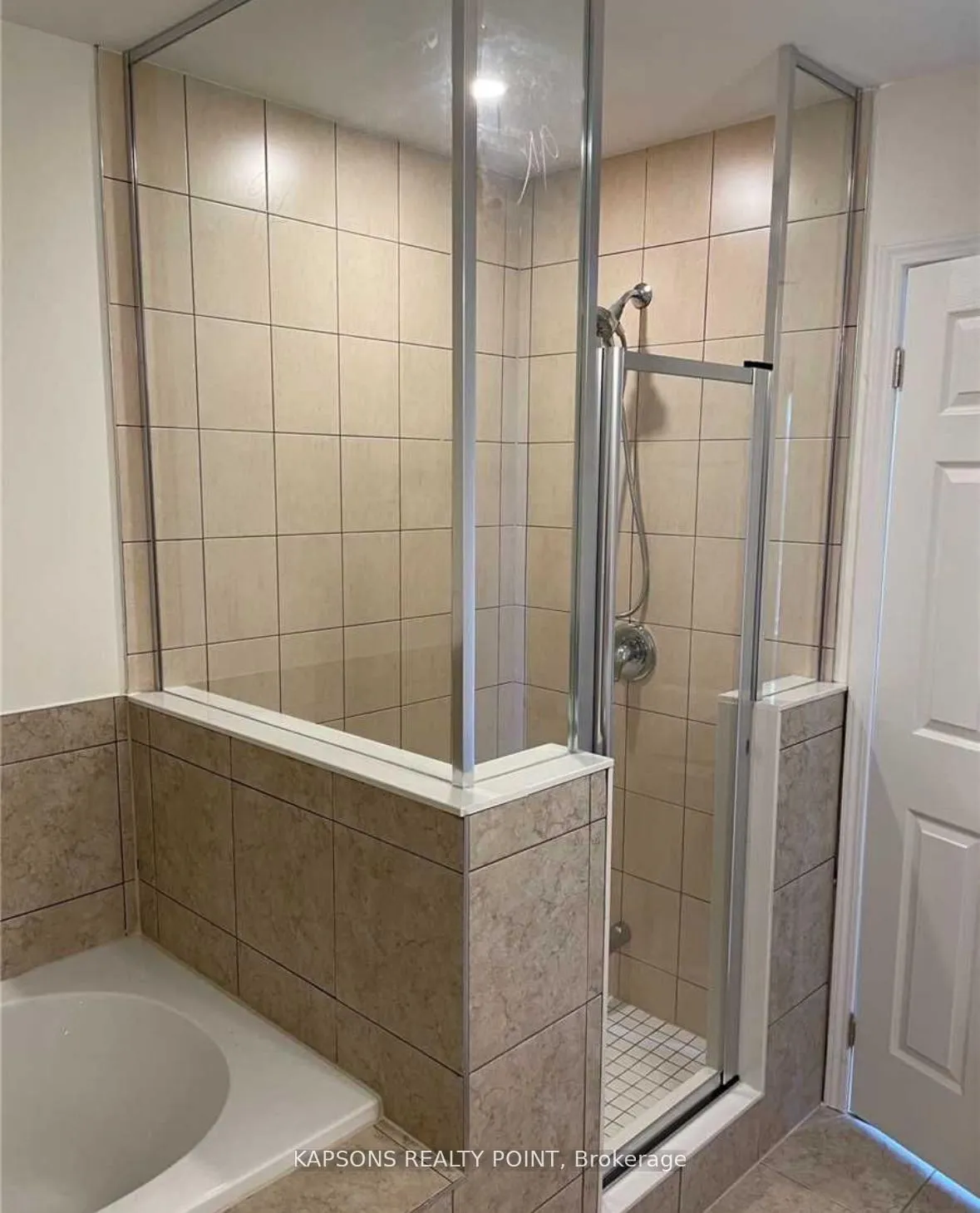 Photo 15 of Unit 23, 251 Danzatore Path, Oshawa, Windfields — HOMEH