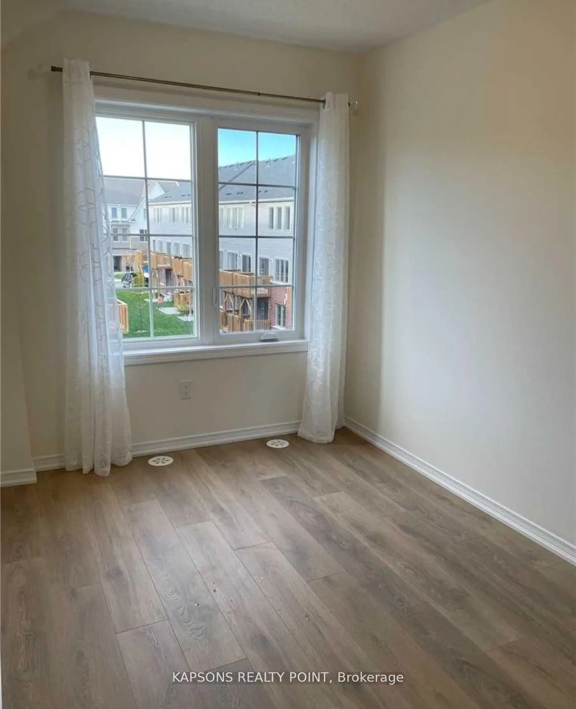 Photo 17 of Unit 23, 251 Danzatore Path, Oshawa, Windfields — HOMEH
