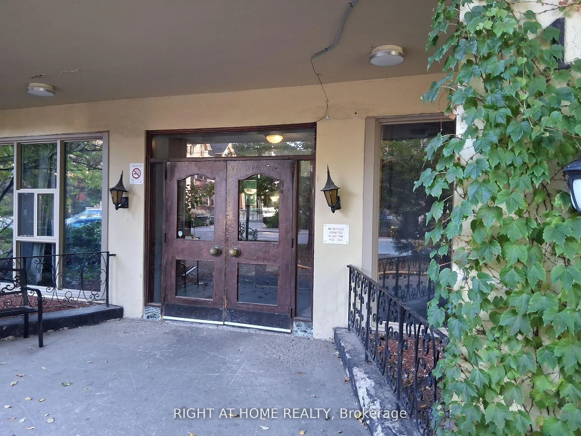 Photo 2 of Unit 1006, 191 St George Street, Toronto, The Annex — HOMEH