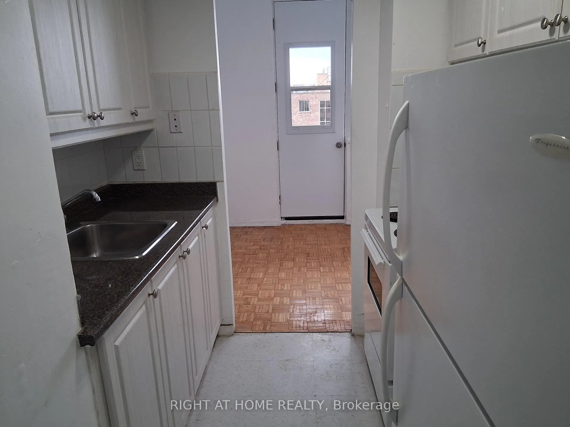 Photo 6 of Unit 1006, 191 St George Street, Toronto, The Annex — HOMEH