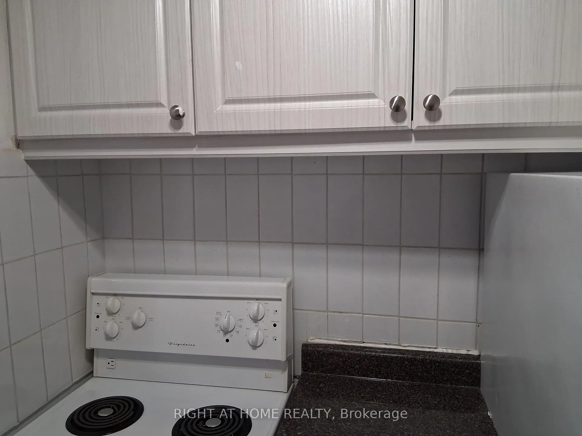 Photo 7 of Unit 1006, 191 St George Street, Toronto, The Annex — HOMEH