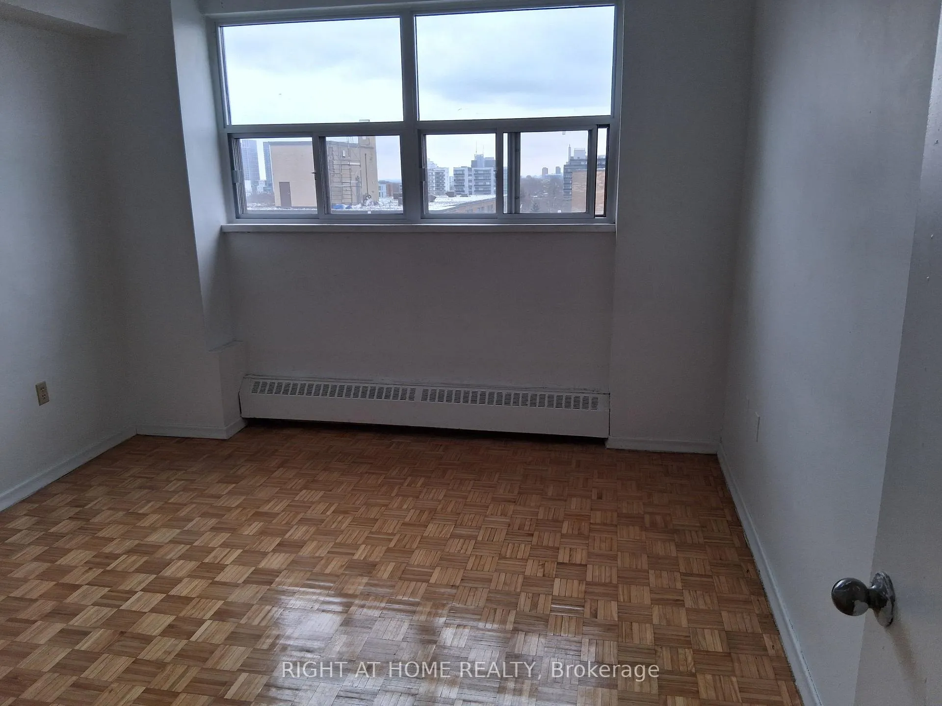 Photo 9 of Unit 1006, 191 St George Street, Toronto, The Annex — HOMEH