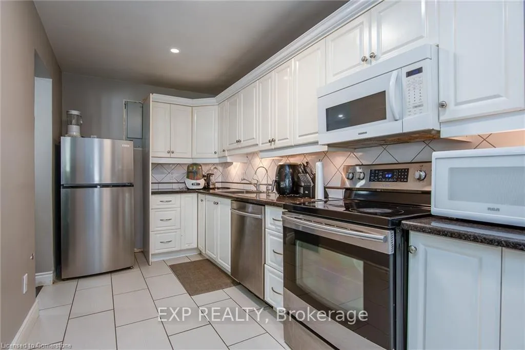 Photo 6 of Unit G, 48 Windom Road, Kitchener — HOMEH