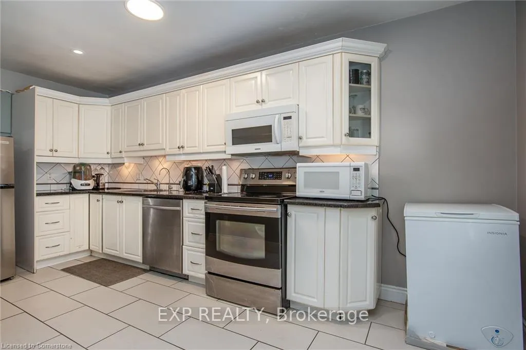 Photo 7 of Unit G, 48 Windom Road, Kitchener — HOMEH