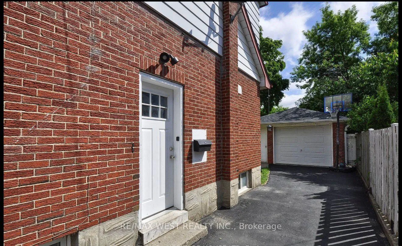 Front of Unit Basement, 442 Highland Road E