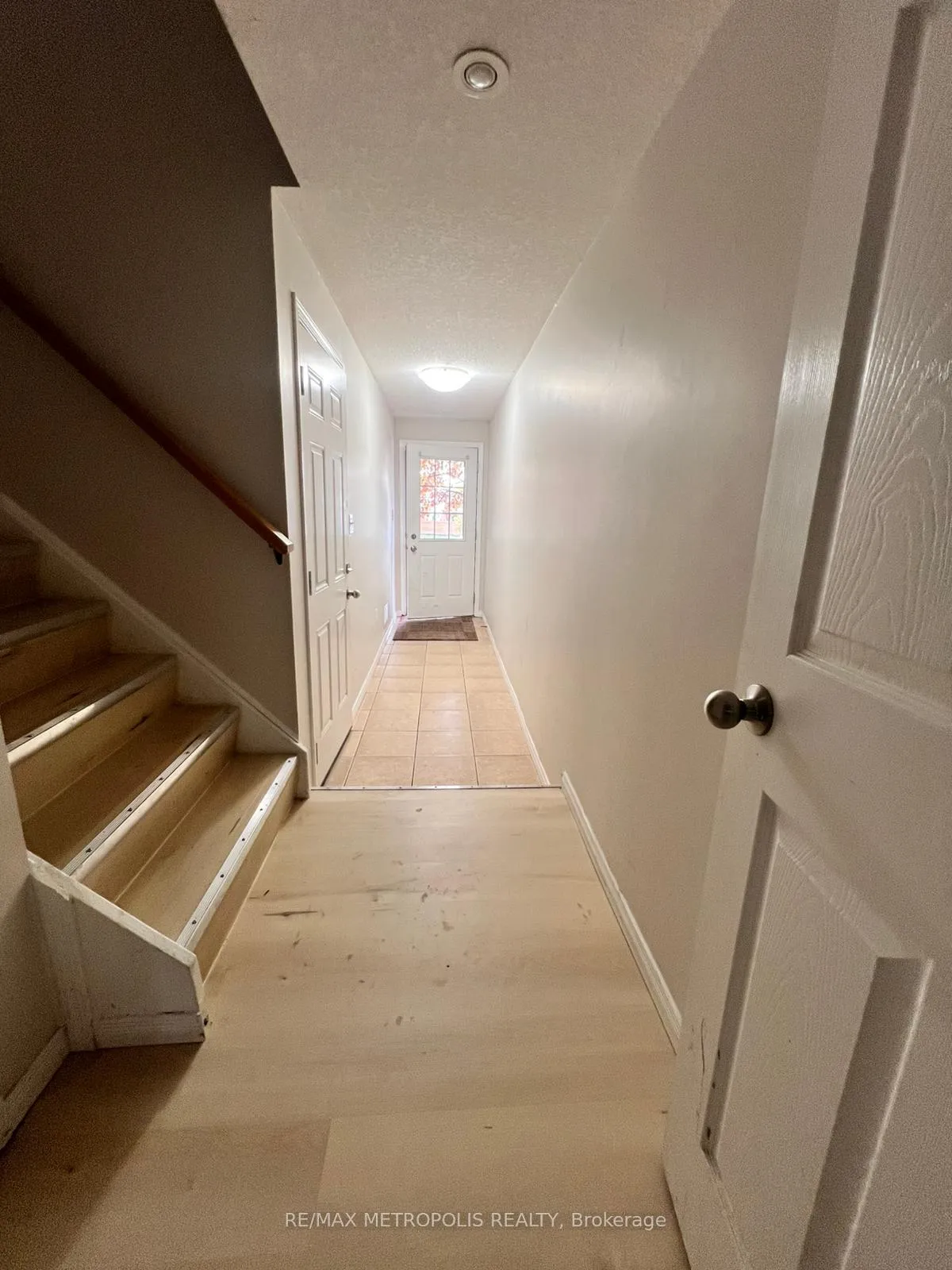 Photo 2 of Unit B10, 155 Highland Crescent, Kitchener, Victoria Hills — HOMEH