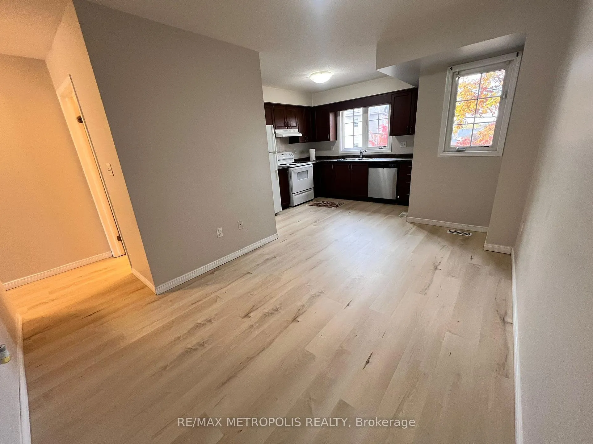 Photo 6 of Unit B10, 155 Highland Crescent, Kitchener, Victoria Hills — HOMEH