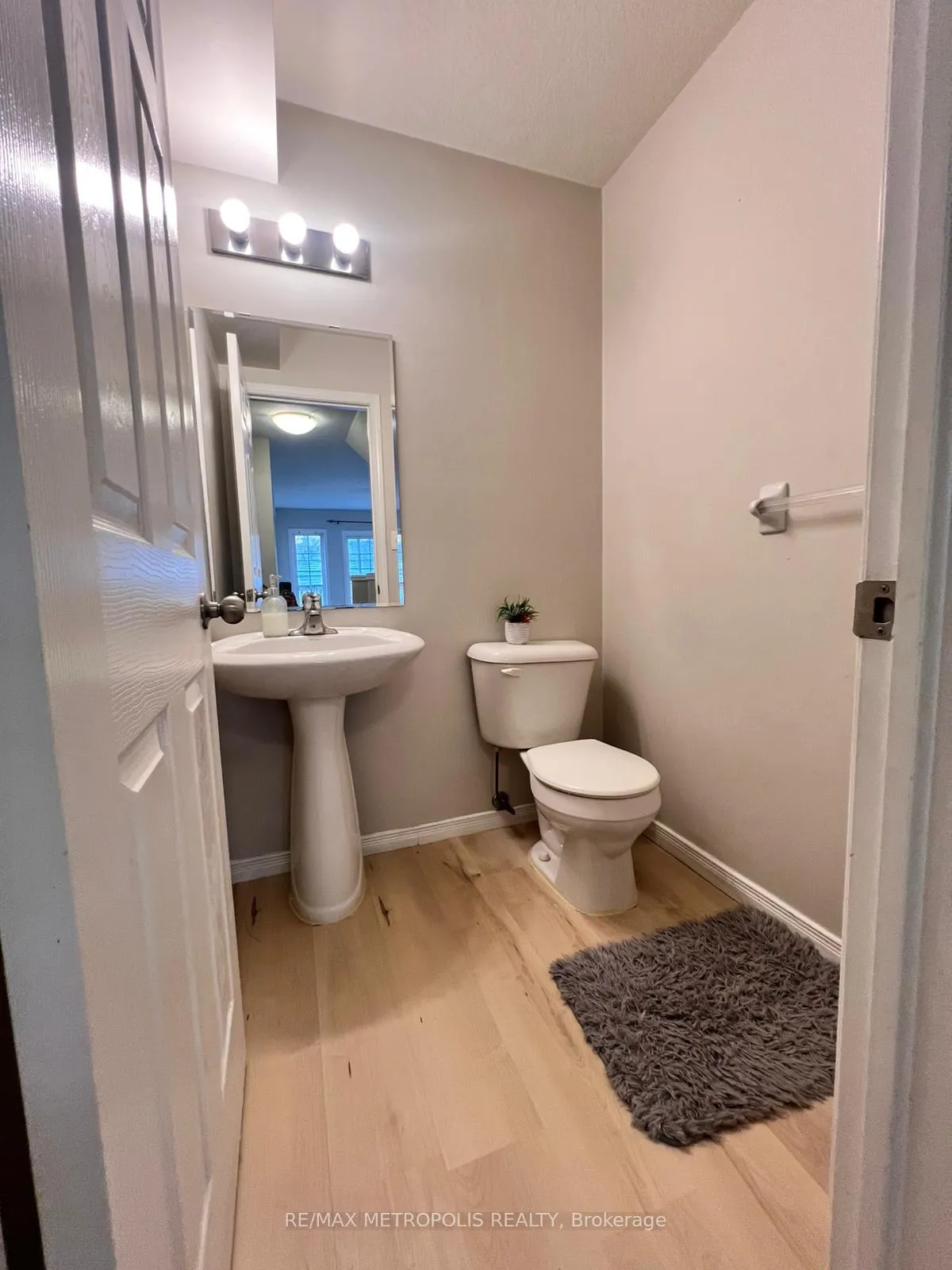 Photo 7 of Unit B10, 155 Highland Crescent, Kitchener, Victoria Hills — HOMEH