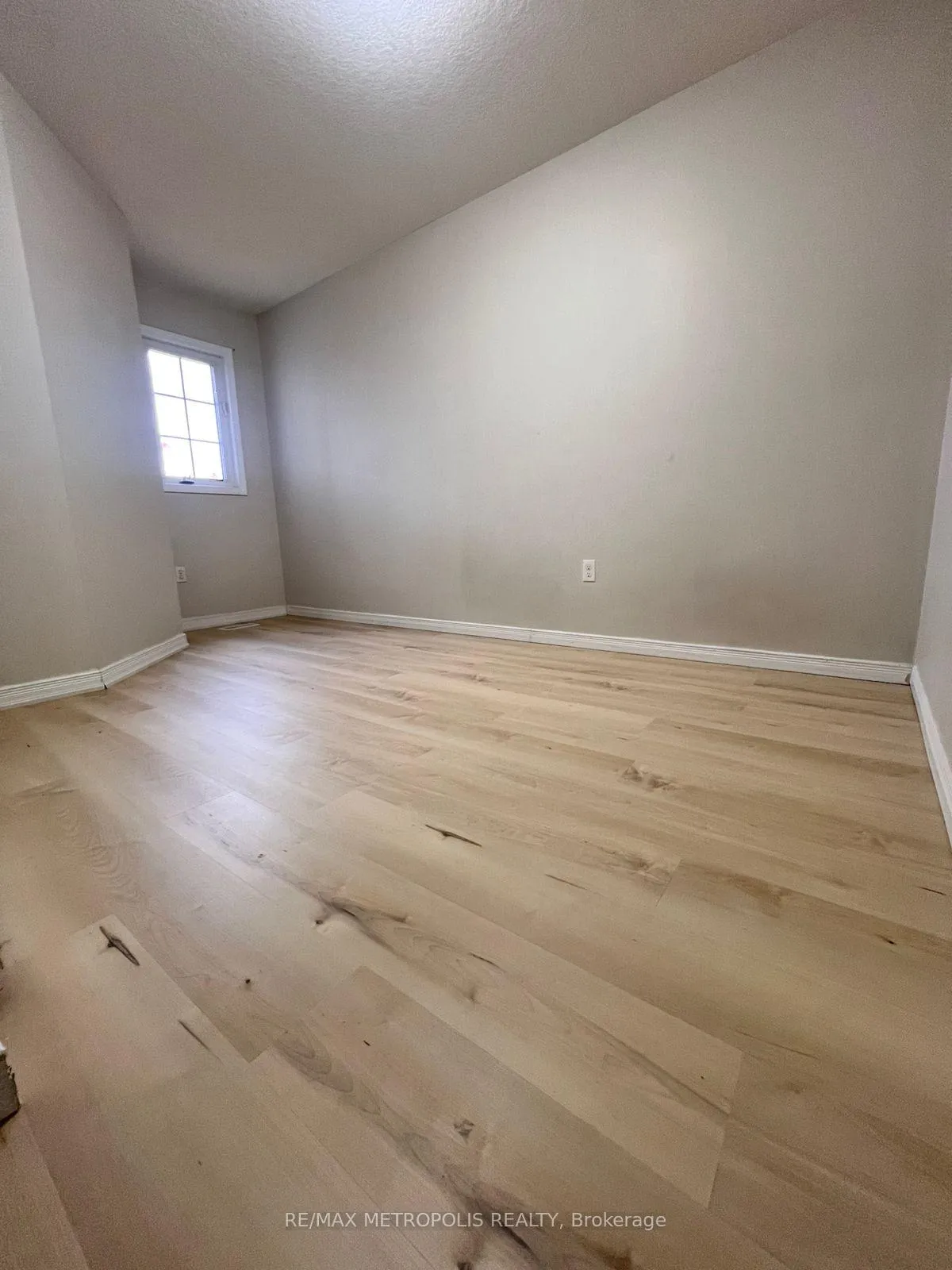 Photo 8 of Unit B10, 155 Highland Crescent, Kitchener, Victoria Hills — HOMEH