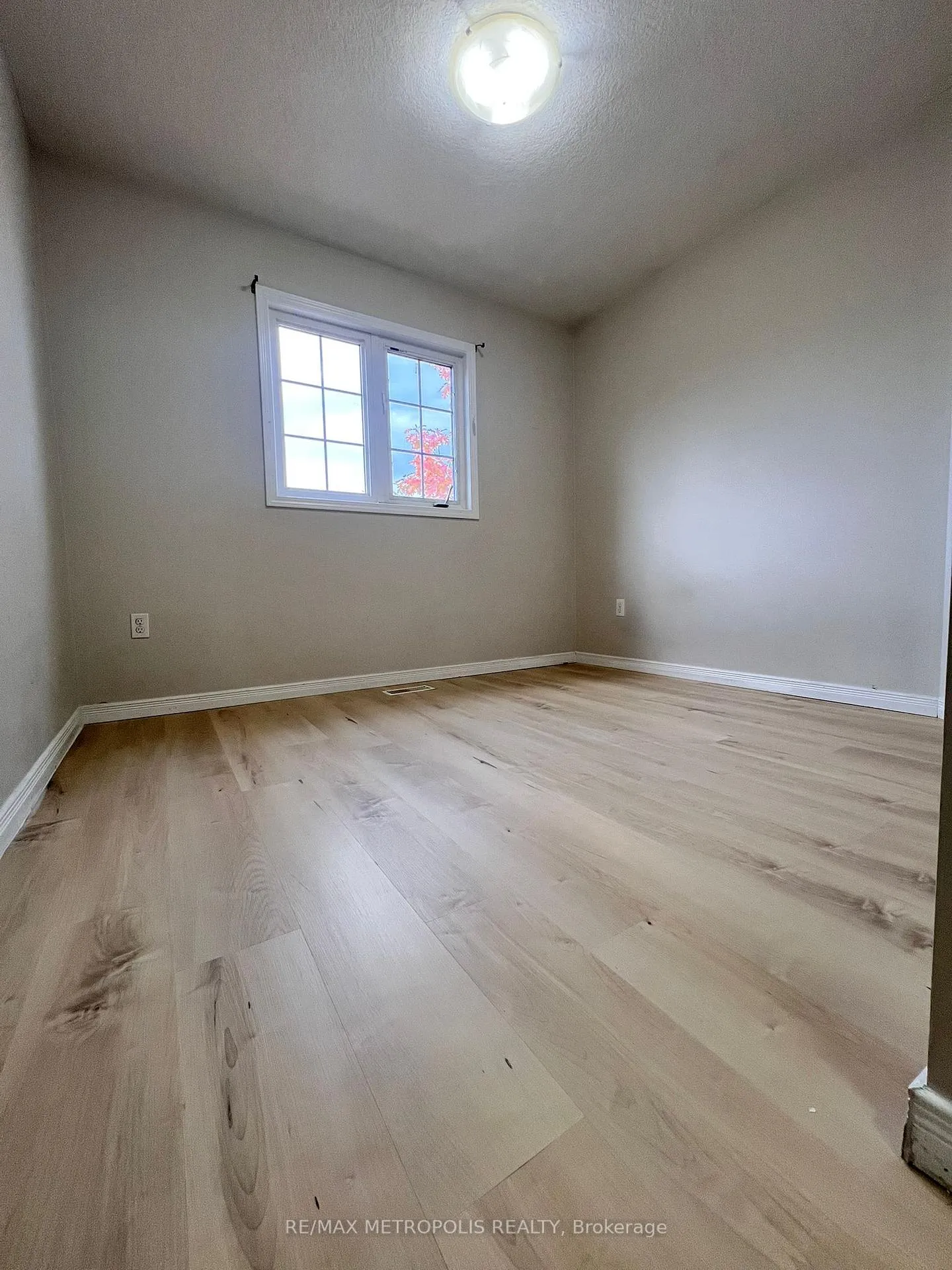 Photo 9 of Unit B10, 155 Highland Crescent, Kitchener, Victoria Hills — HOMEH
