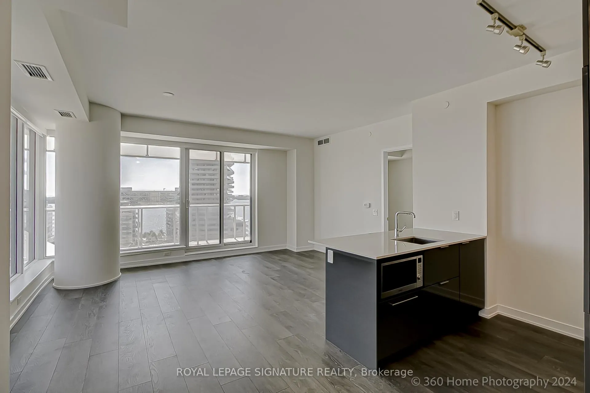 Photo 7 of Unit 1409, 28 Freeland Street, Toronto, Waterfront Communities — HOMEH