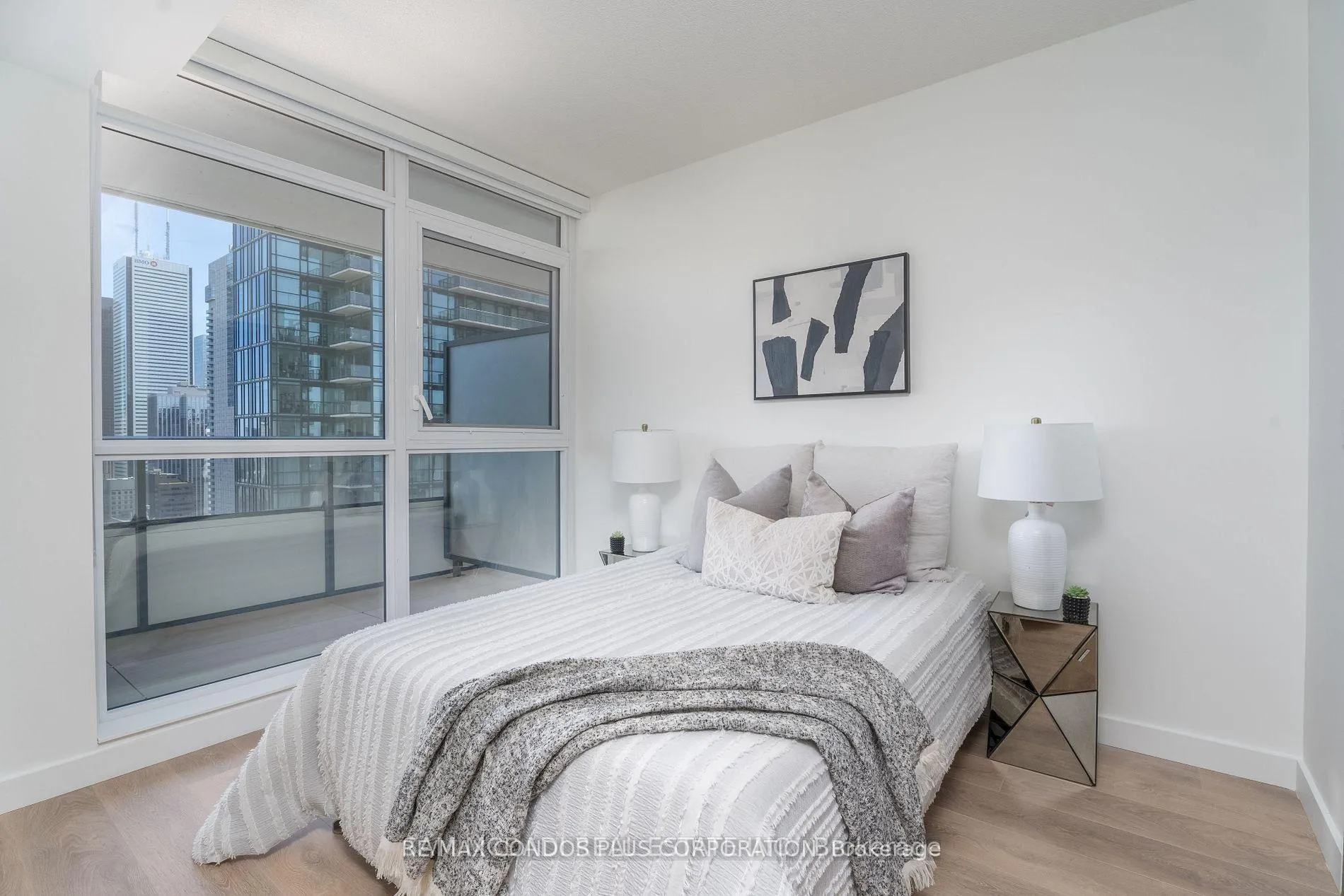 Photo 13 of Unit 4002, 38 Widmer Street, Toronto, Waterfront Communities — HOMEH