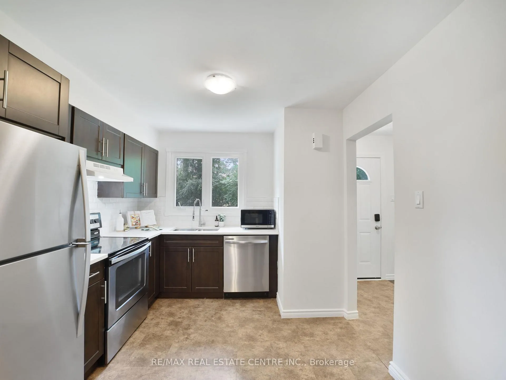 Photo 17 of Unit 9, 453 Albert Street, Waterloo — HOMEH