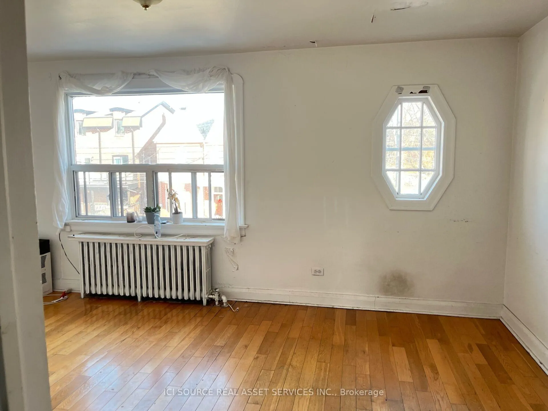 Photo 2 of Unit 2, 56 Markham Street, Toronto, Trinity-Bellwoods — HOMEH
