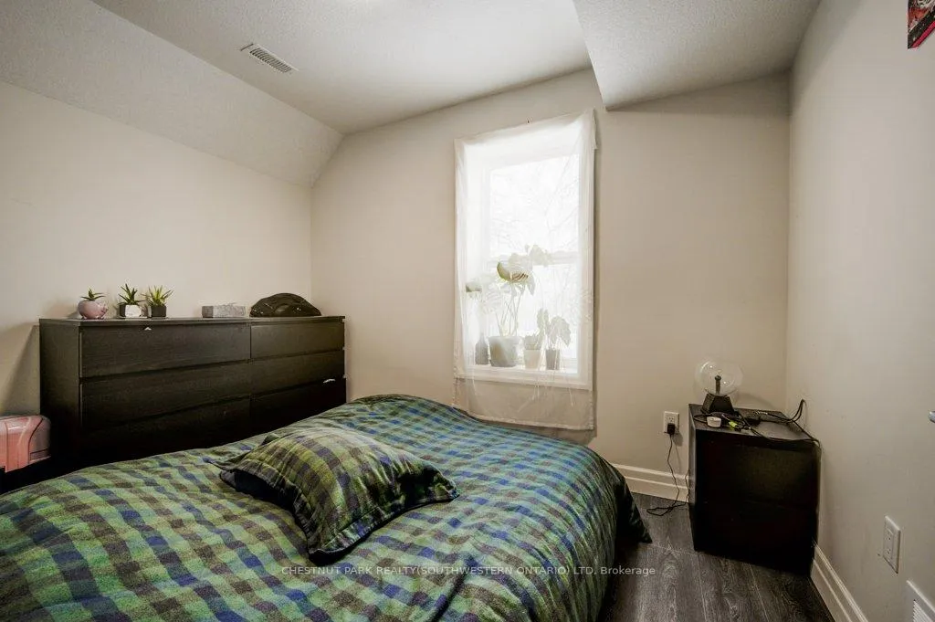 Photo 21 of 374 Louisa Street, Kitchener — HOMEH