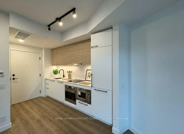 Photo 4 of Unit 1401, 1050 Eastern Avenue, Toronto, Greenwood-Coxwell — HOMEH