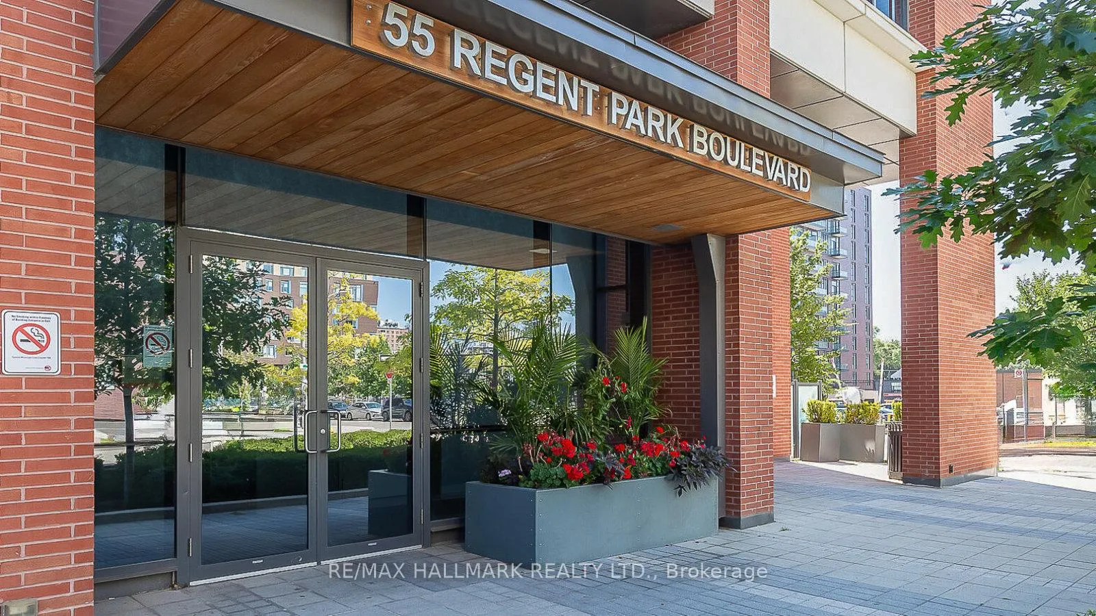 Photo 2 of Unit 911, 55 Regent Park Boulevard, Toronto, Regent Park — HOMEH