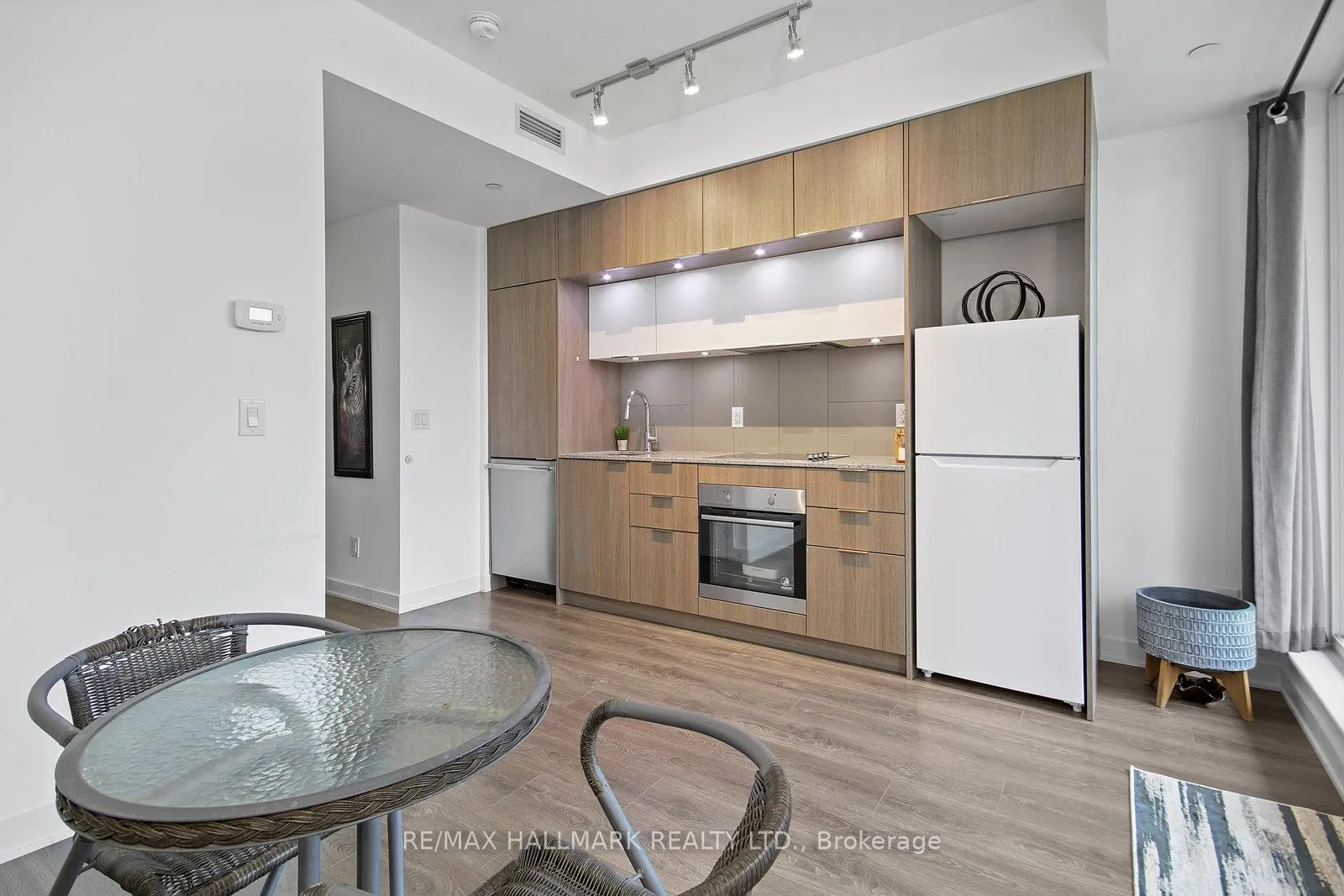 Photo 8 of Unit 911, 55 Regent Park Boulevard, Toronto, Regent Park — HOMEH