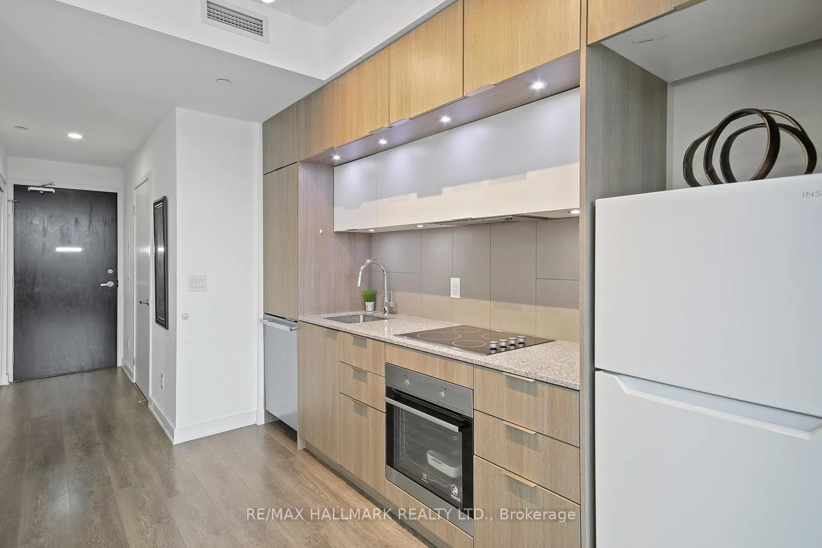 Photo 13 of Unit 911, 55 Regent Park Boulevard, Toronto, Regent Park — HOMEH