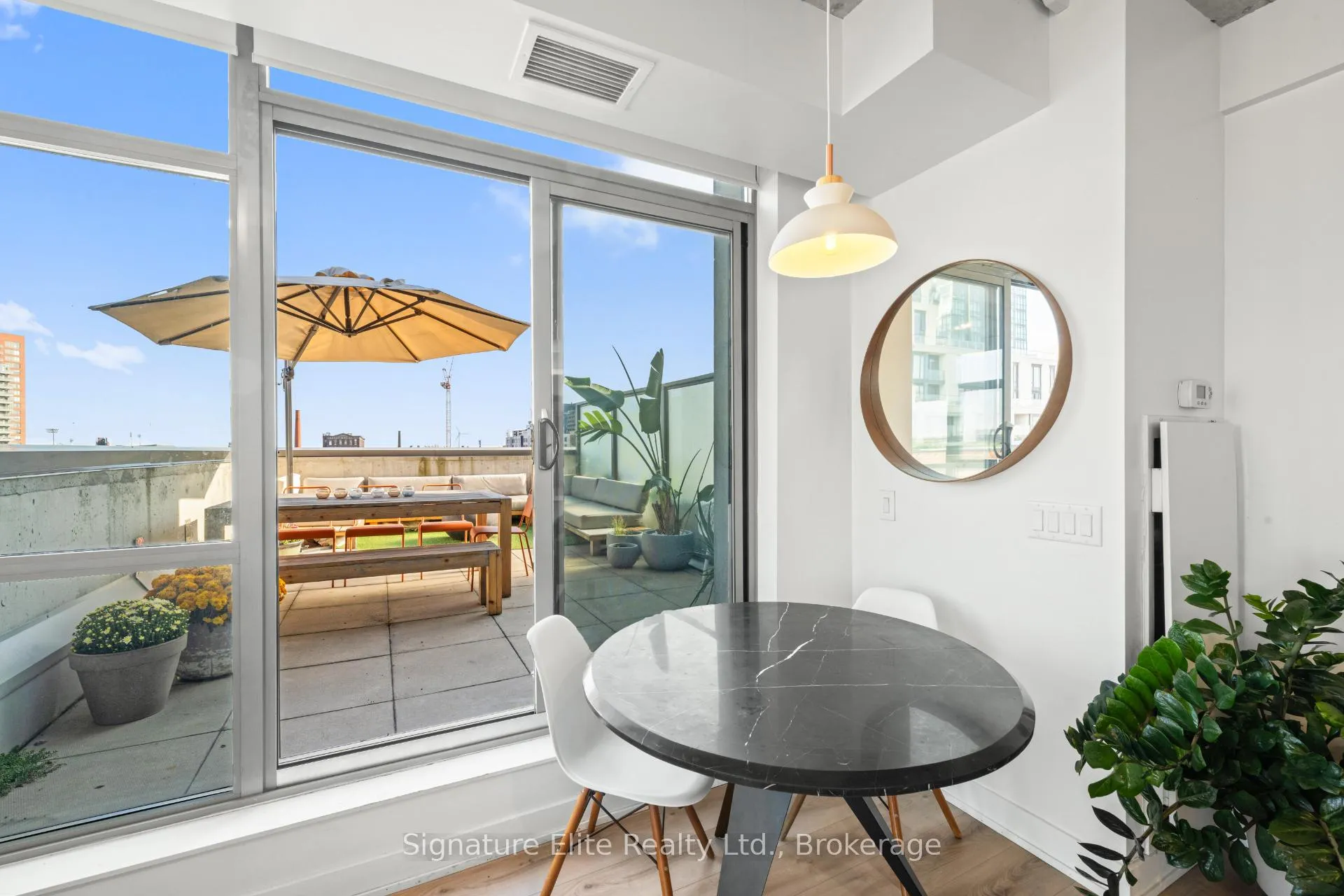 Photo 9 of Unit 606, 2 Gladstone Avenue, Toronto, Little Portugal — HOMEH