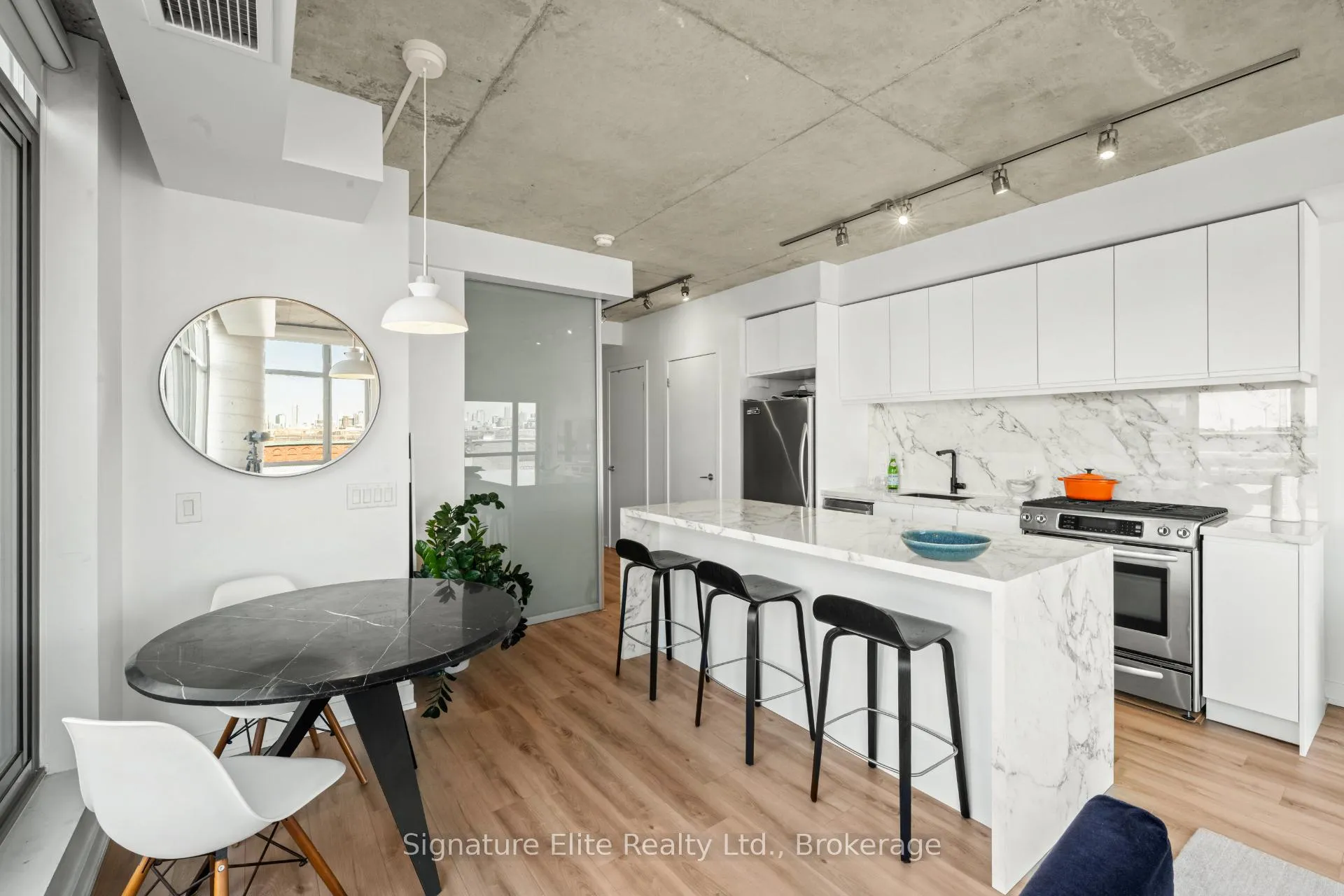 Photo 11 of Unit 606, 2 Gladstone Avenue, Toronto, Little Portugal — HOMEH