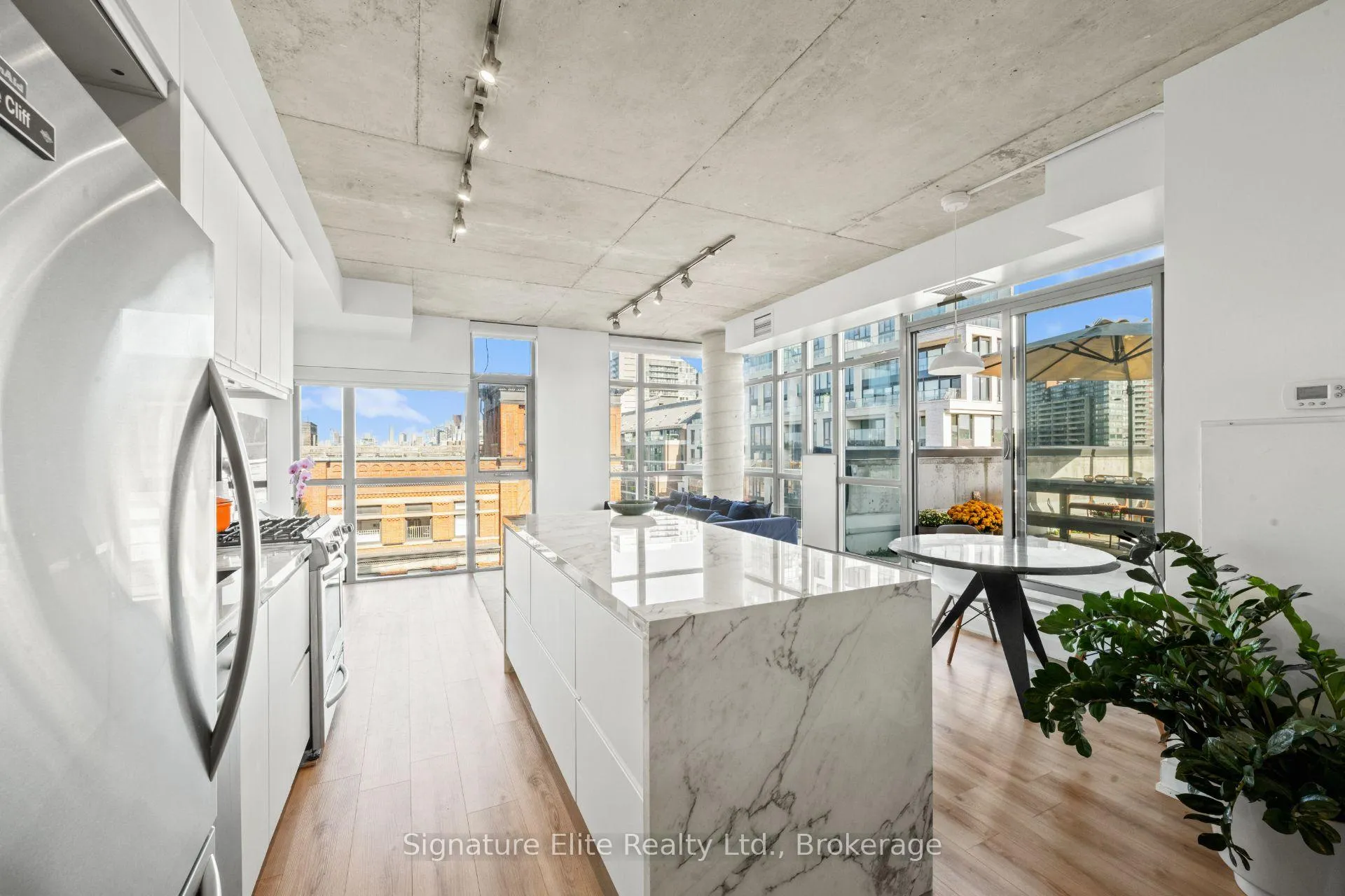 Photo 17 of Unit 606, 2 Gladstone Avenue, Toronto, Little Portugal — HOMEH