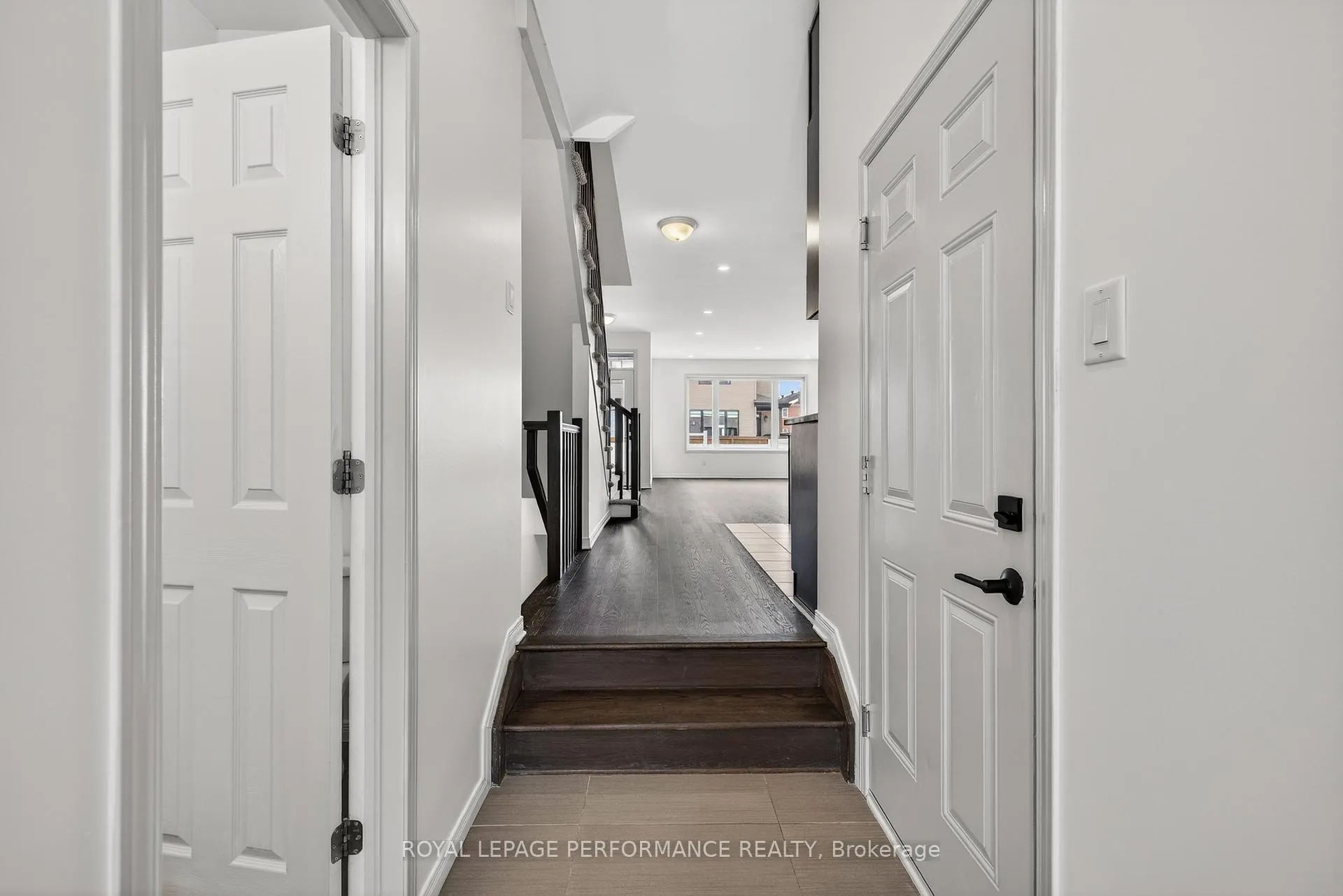 Photo 4 of 345 Nonius Street, Ottawa, Kanata - Emerald Meadows/Trailwest — HOMEH