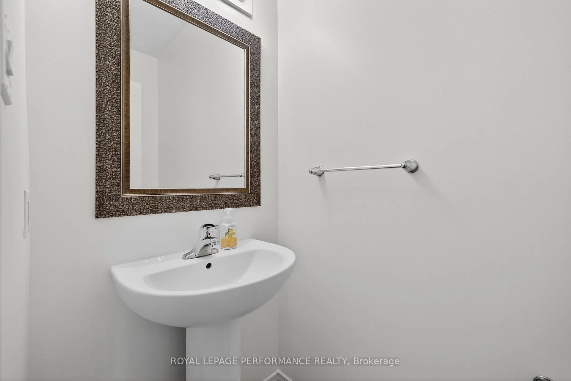 Photo 5 of 345 Nonius Street, Ottawa, Kanata - Emerald Meadows/Trailwest — HOMEH