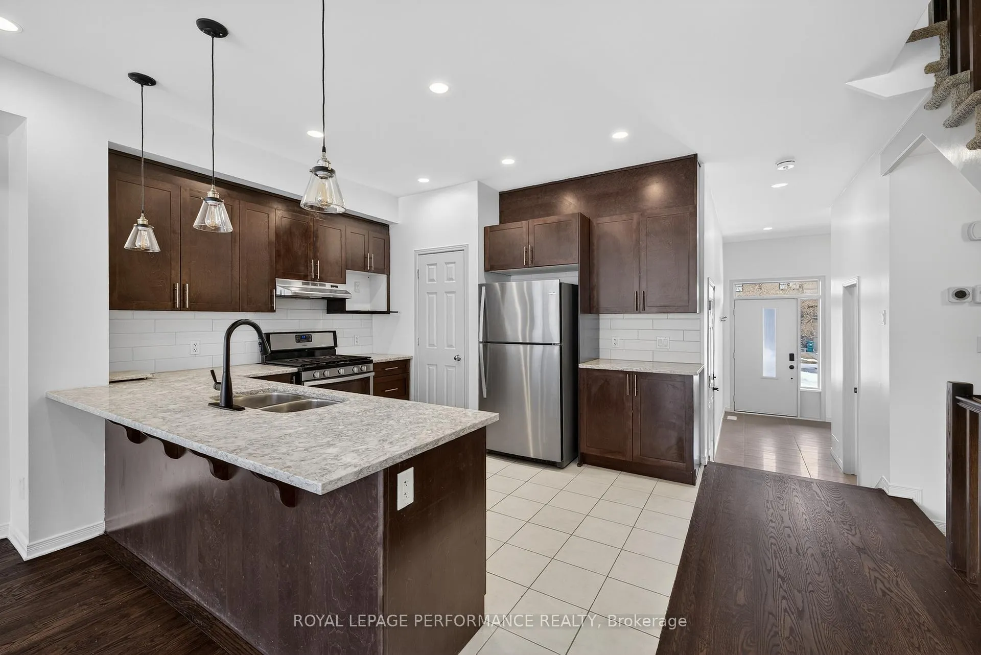 Photo 10 of 345 Nonius Street, Ottawa, Kanata - Emerald Meadows/Trailwest — HOMEH