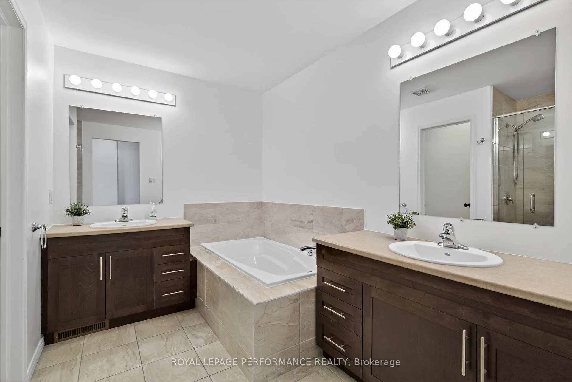 Photo 18 of 345 Nonius Street, Ottawa, Kanata - Emerald Meadows/Trailwest — HOMEH