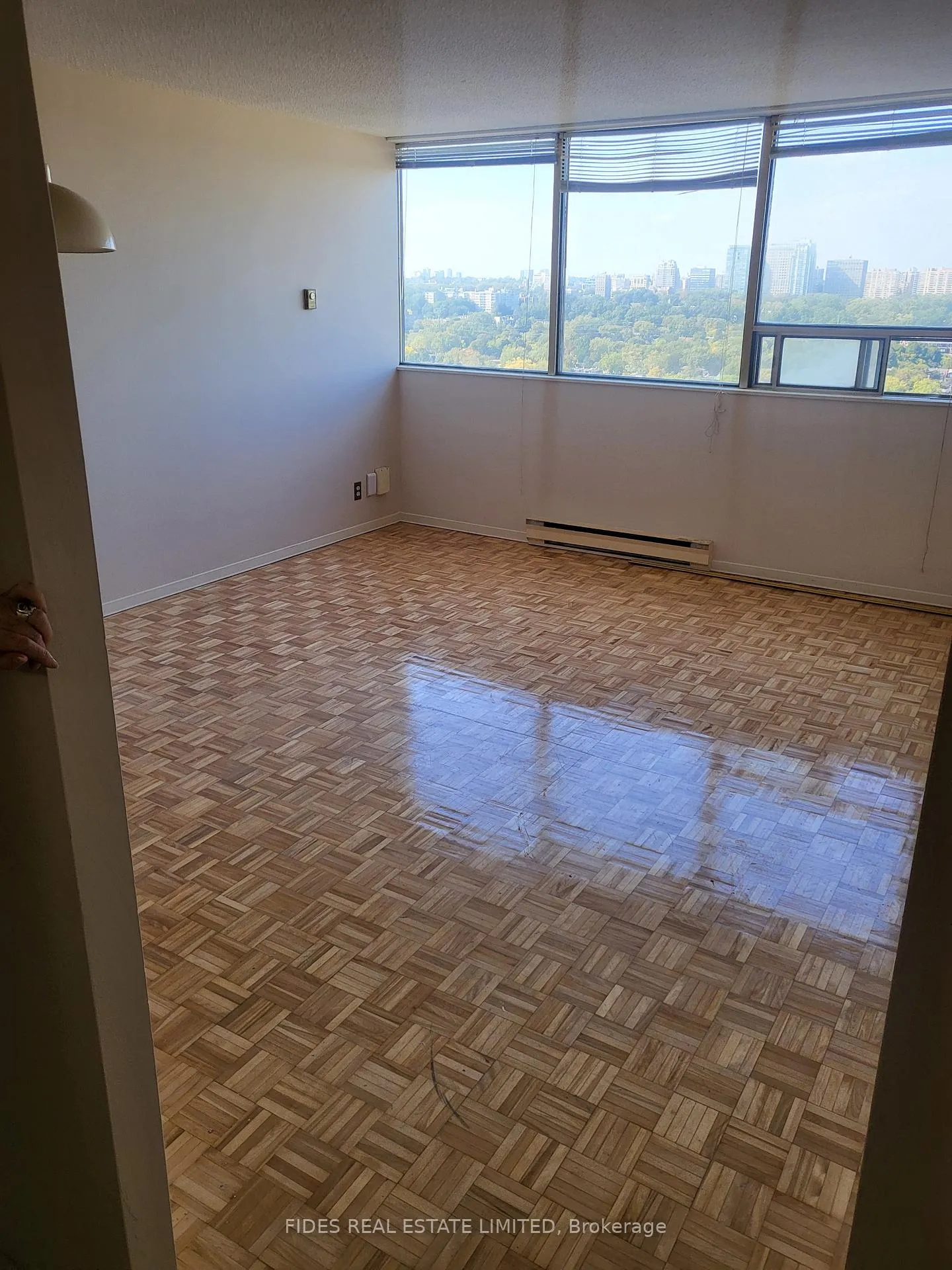 Photo 3 of Unit 2010, 914 Yonge Street, Toronto, The Annex — HOMEH