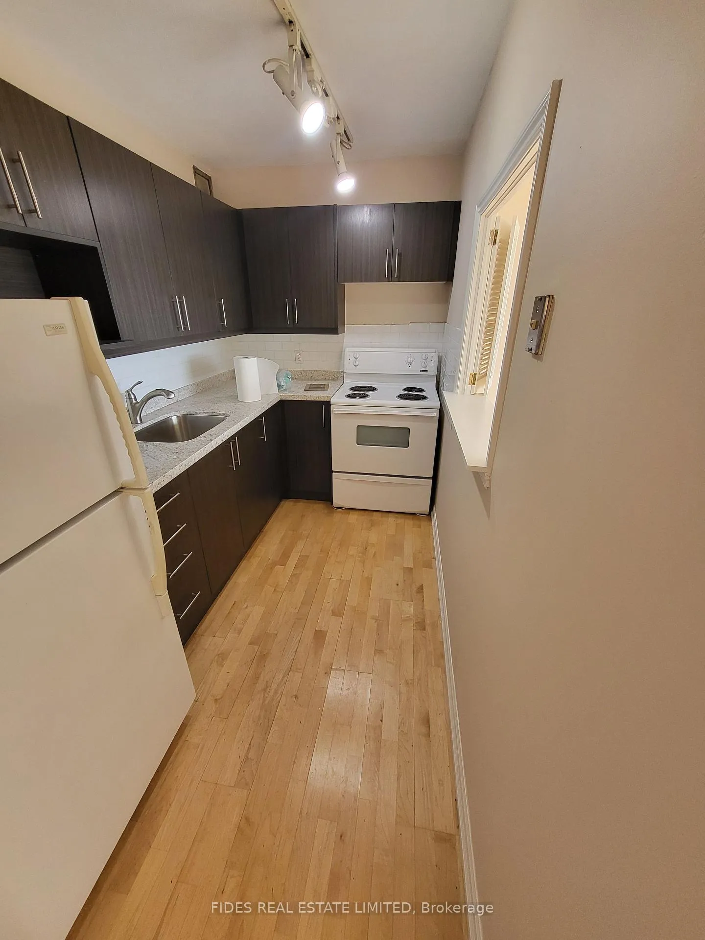 Photo 6 of Unit 2010, 914 Yonge Street, Toronto, The Annex — HOMEH