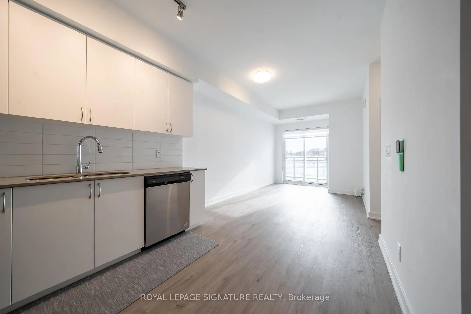 Front of Unit 612, 56 Lakeside Terrace