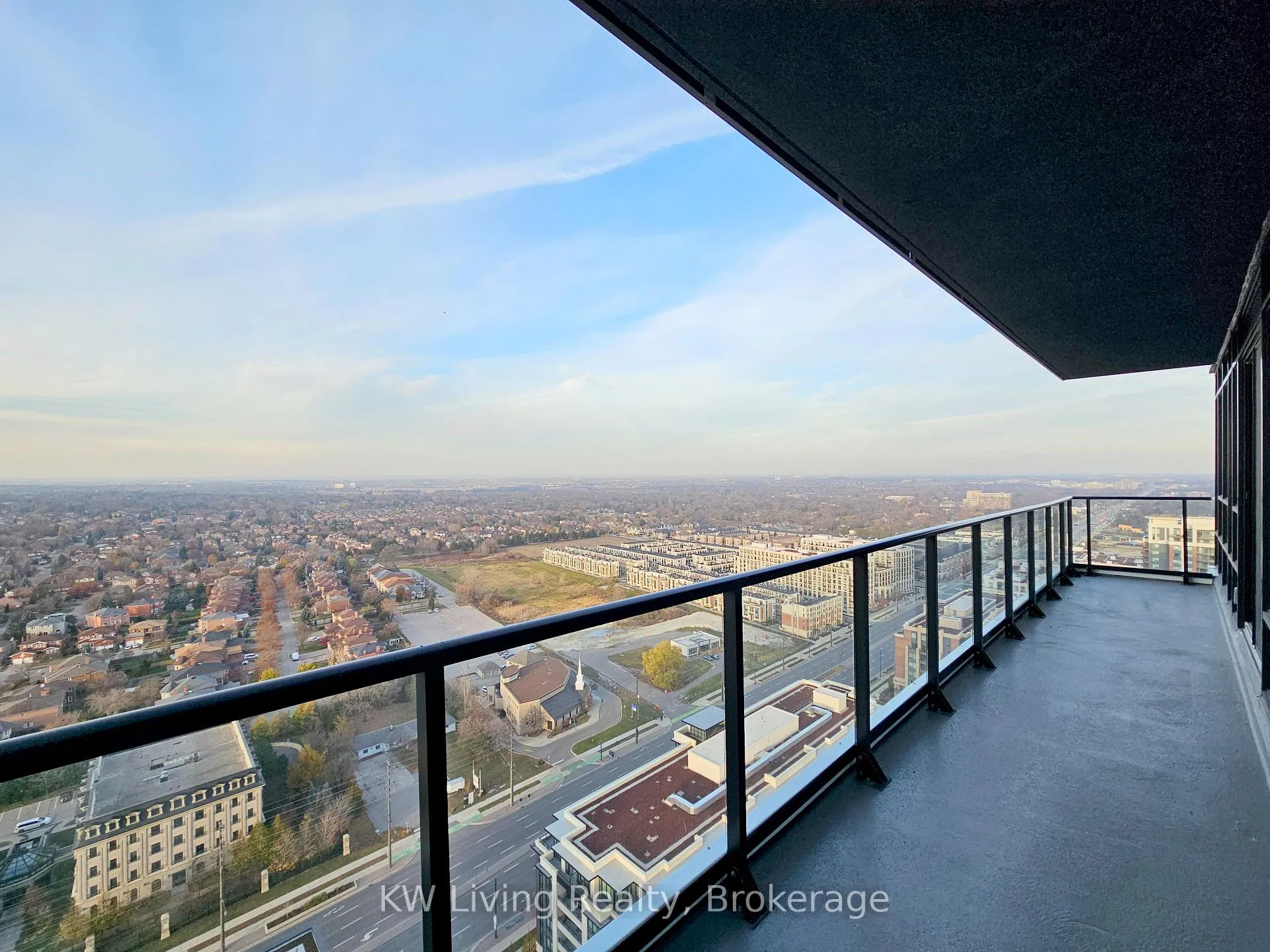 Photo 4 of Unit 3009, 18 Water Walk Drive, Markham, Unionville — HOMEH