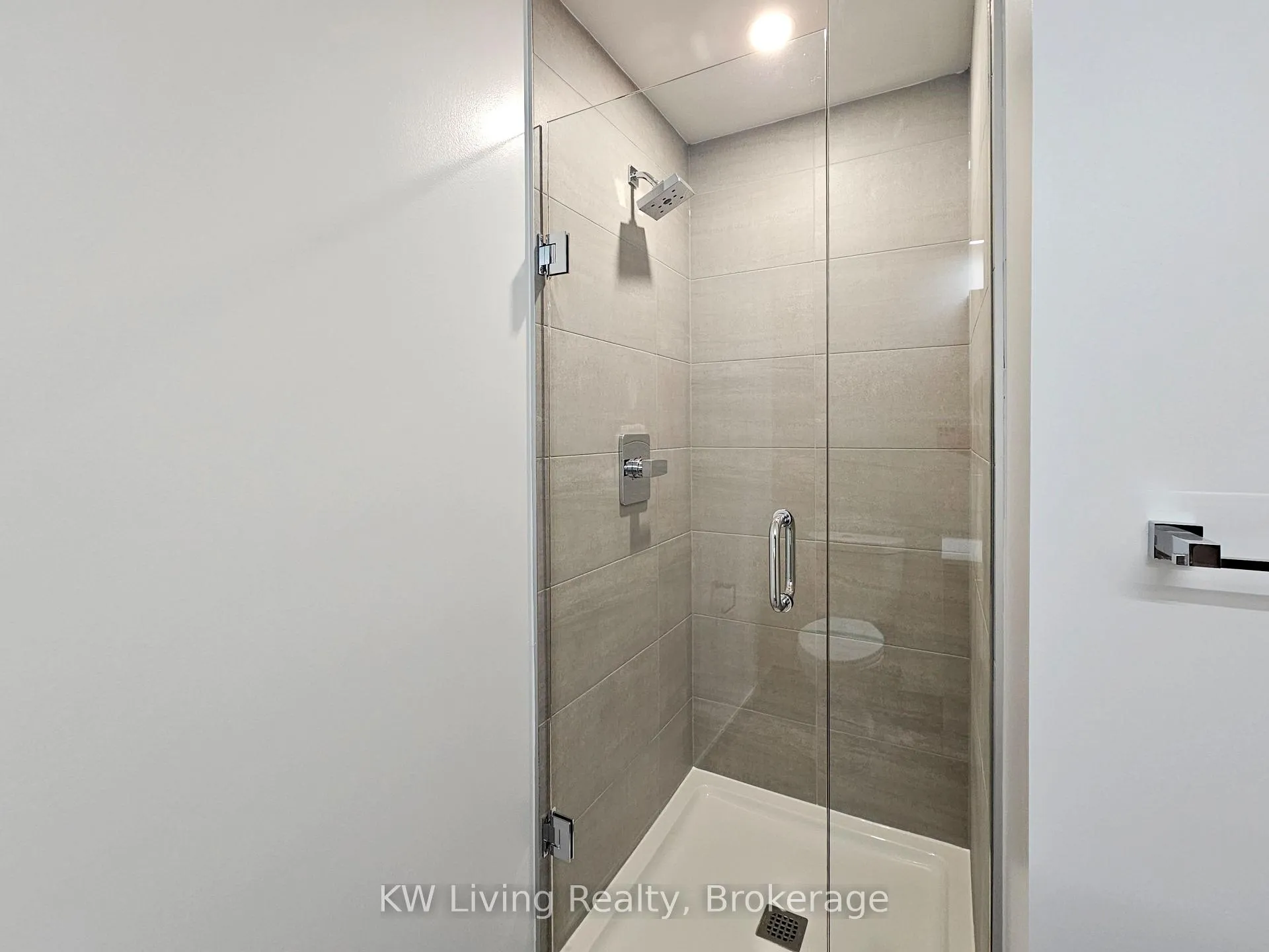 Photo 7 of Unit 3009, 18 Water Walk Drive, Markham, Unionville — HOMEH