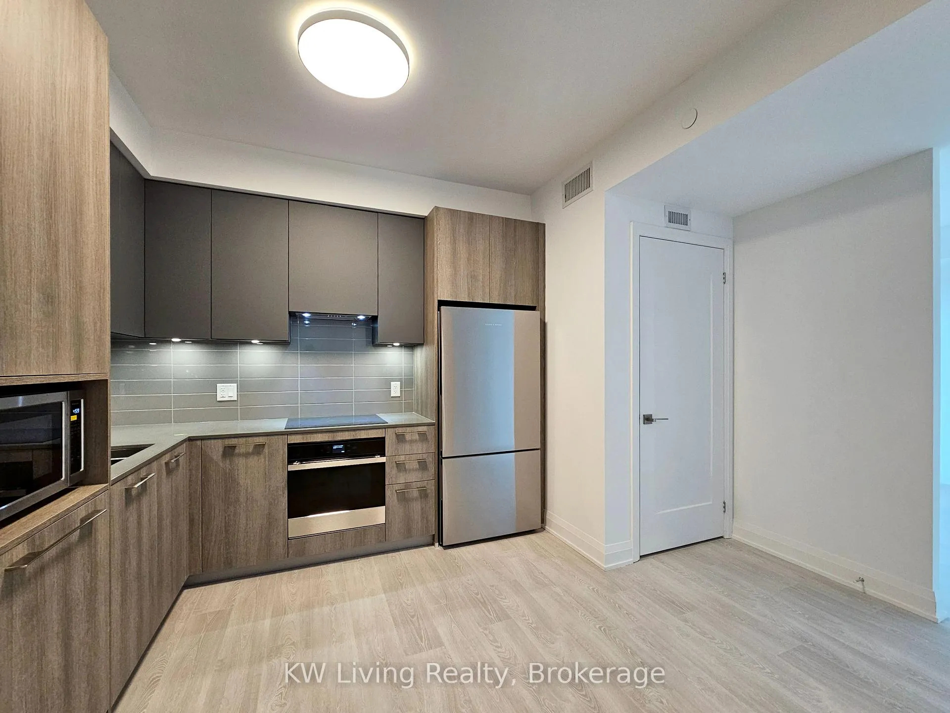Photo 8 of Unit 3009, 18 Water Walk Drive, Markham, Unionville — HOMEH