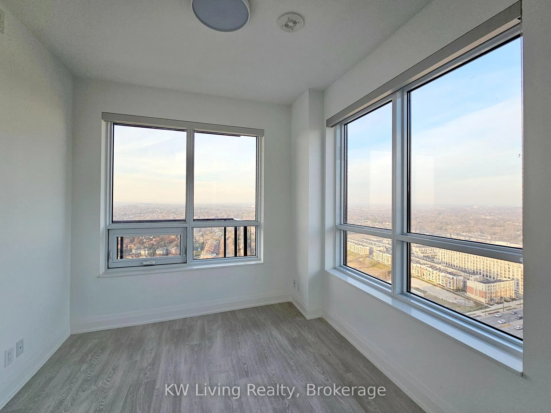 Photo 11 of Unit 3009, 18 Water Walk Drive, Markham, Unionville — HOMEH