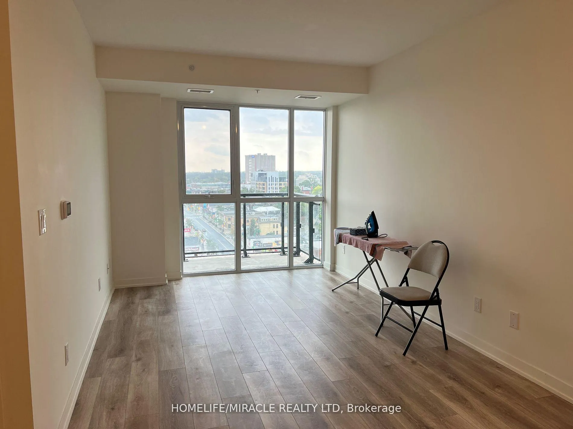 Photo 4 of Unit 1203, 128 King Street, Kitchener — HOMEH