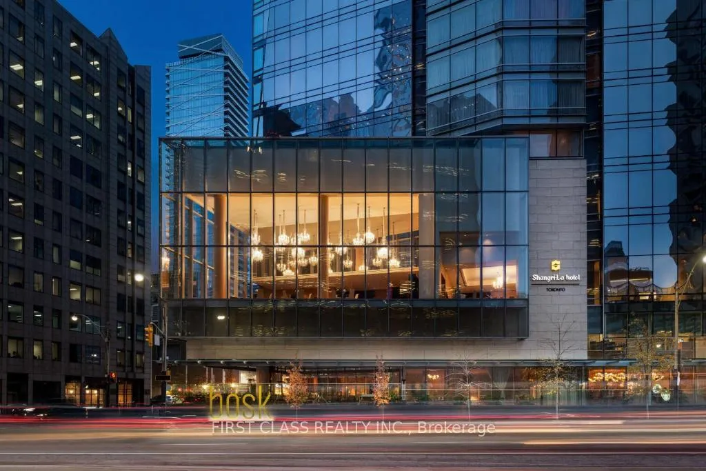 Photo 2 of Unit 4106, 180 University Avenue, Toronto, Bay Street Corridor — HOMEH