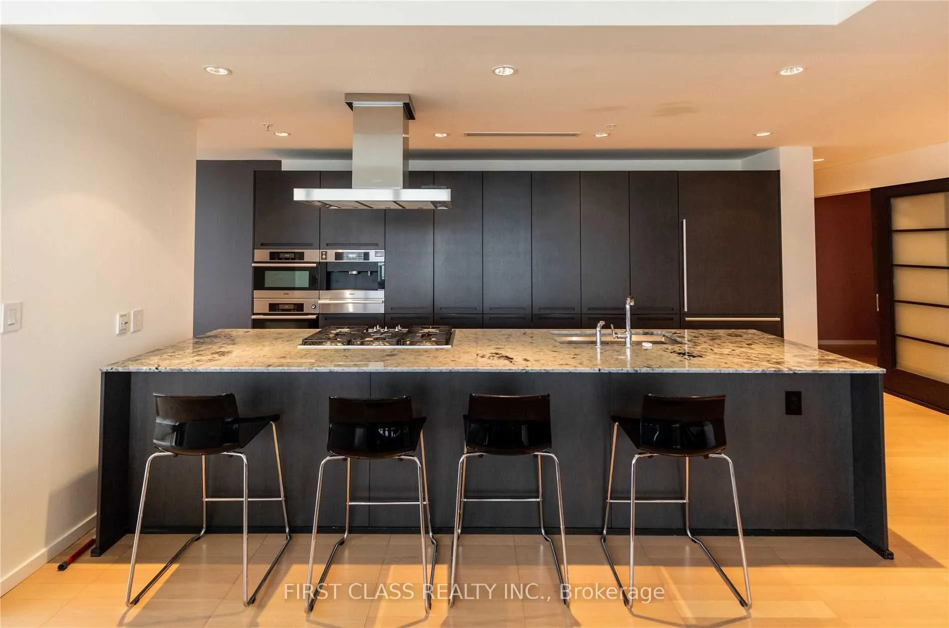 Photo 4 of Unit 4106, 180 University Avenue, Toronto, Bay Street Corridor — HOMEH