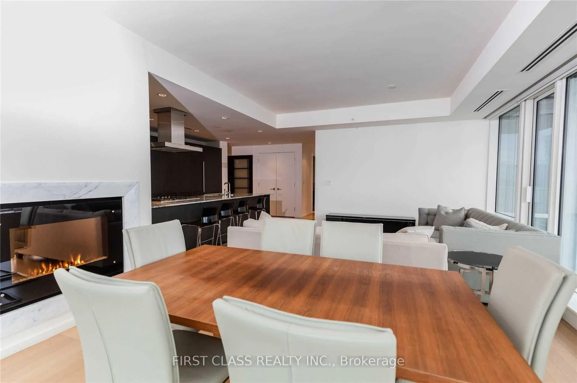Photo 7 of Unit 4106, 180 University Avenue, Toronto, Bay Street Corridor — HOMEH