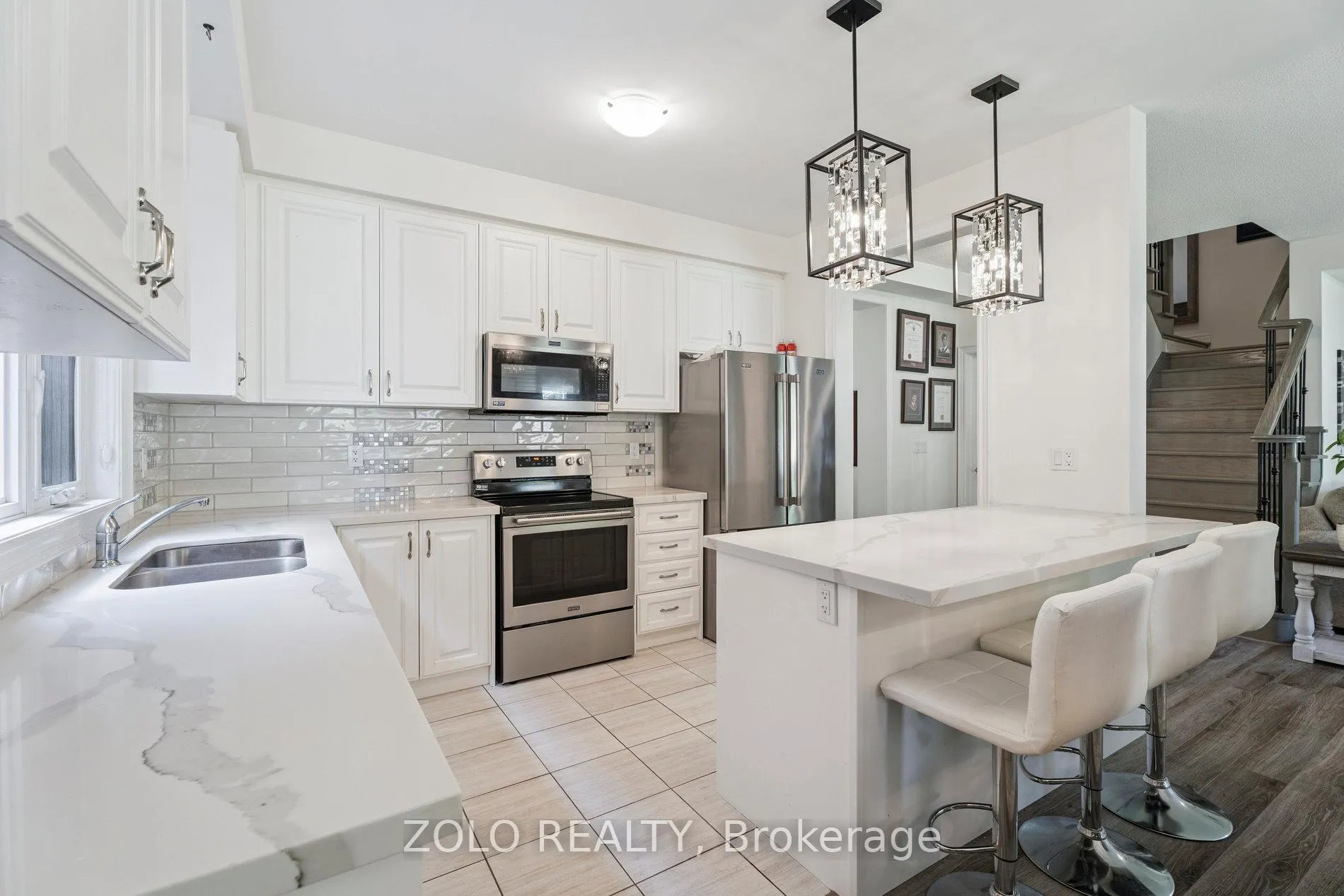 Photo 12 of 143 Kingsmere Crescent, New Tecumseth, Alliston — HOMEH