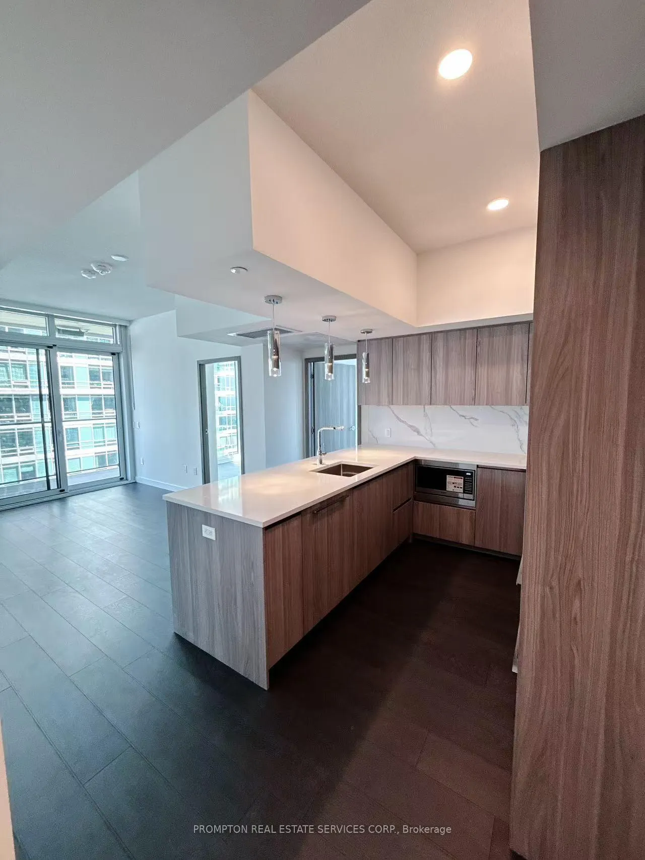 Photo 3 of Unit 1905, 1 Concord Cityplace Way, Toronto, Waterfront Communities — HOMEH