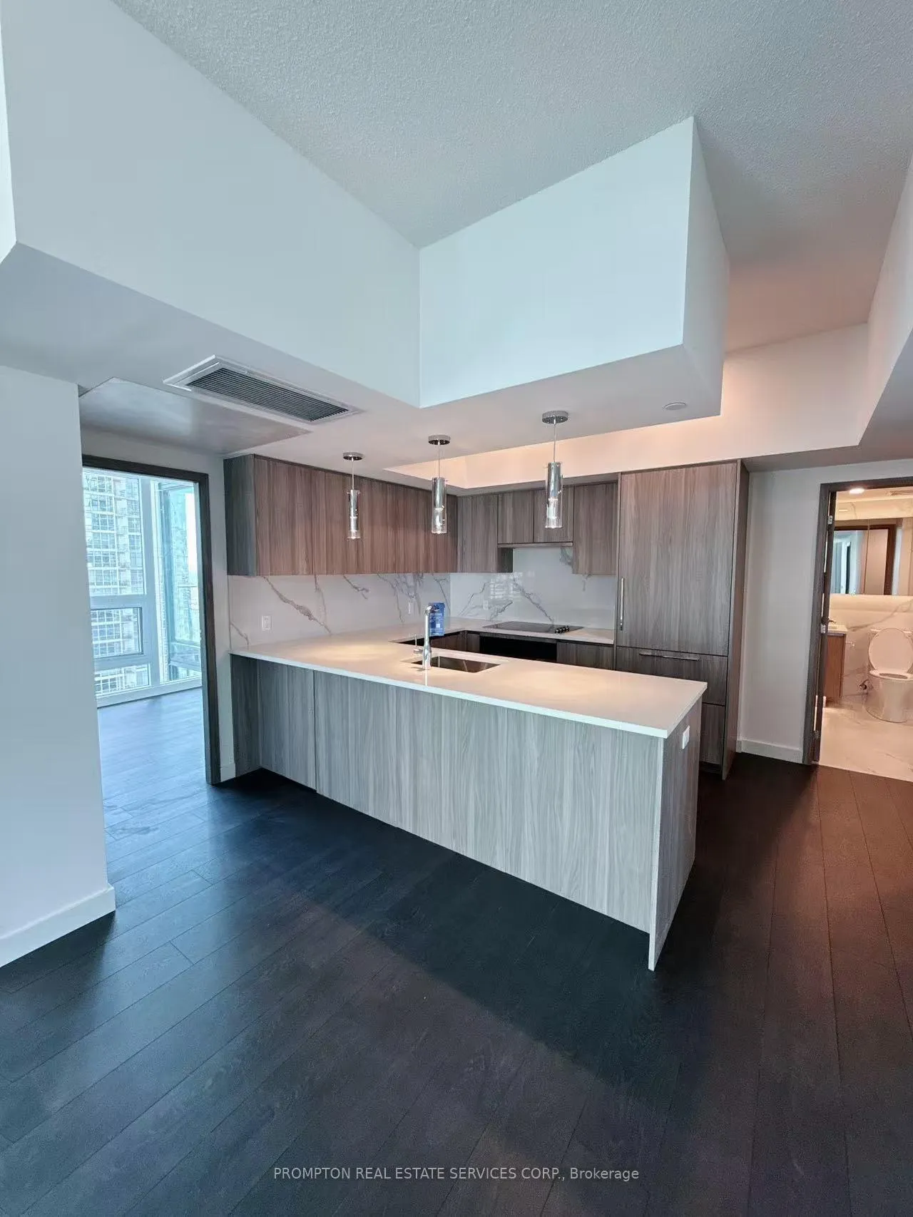 Photo 5 of Unit 1905, 1 Concord Cityplace Way, Toronto, Waterfront Communities — HOMEH