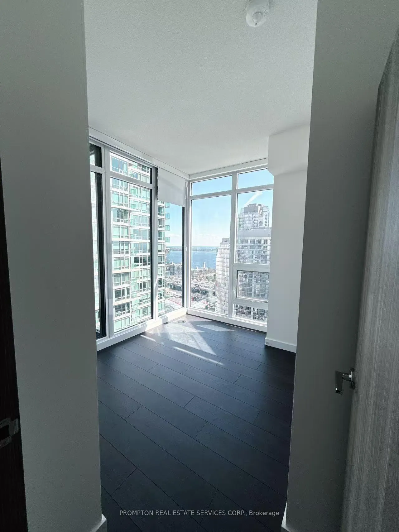 Photo 10 of Unit 1905, 1 Concord Cityplace Way, Toronto, Waterfront Communities — HOMEH