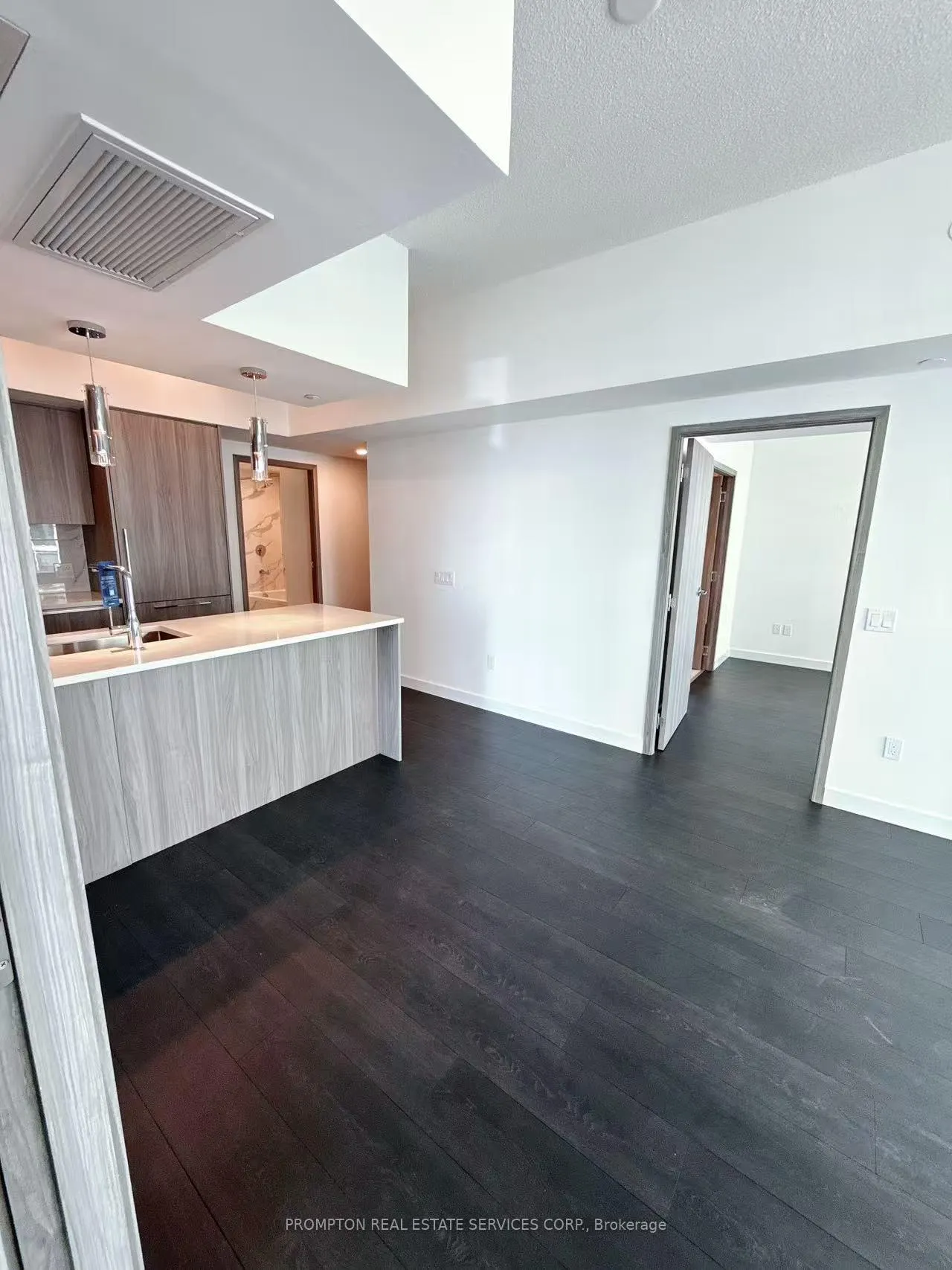 Photo 14 of Unit 1905, 1 Concord Cityplace Way, Toronto, Waterfront Communities — HOMEH